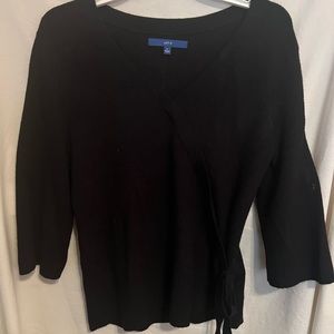 Size L black sweater
